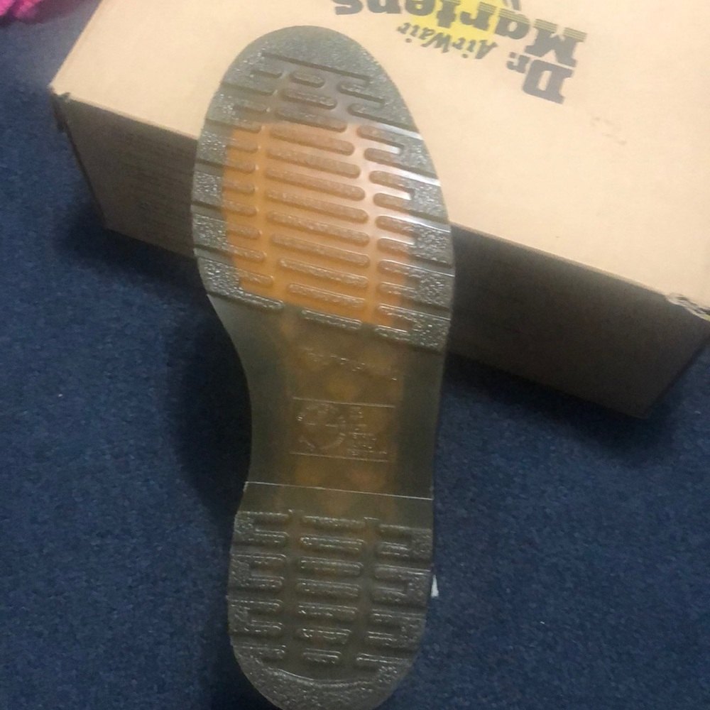 Shoes - Picture 3 of 9